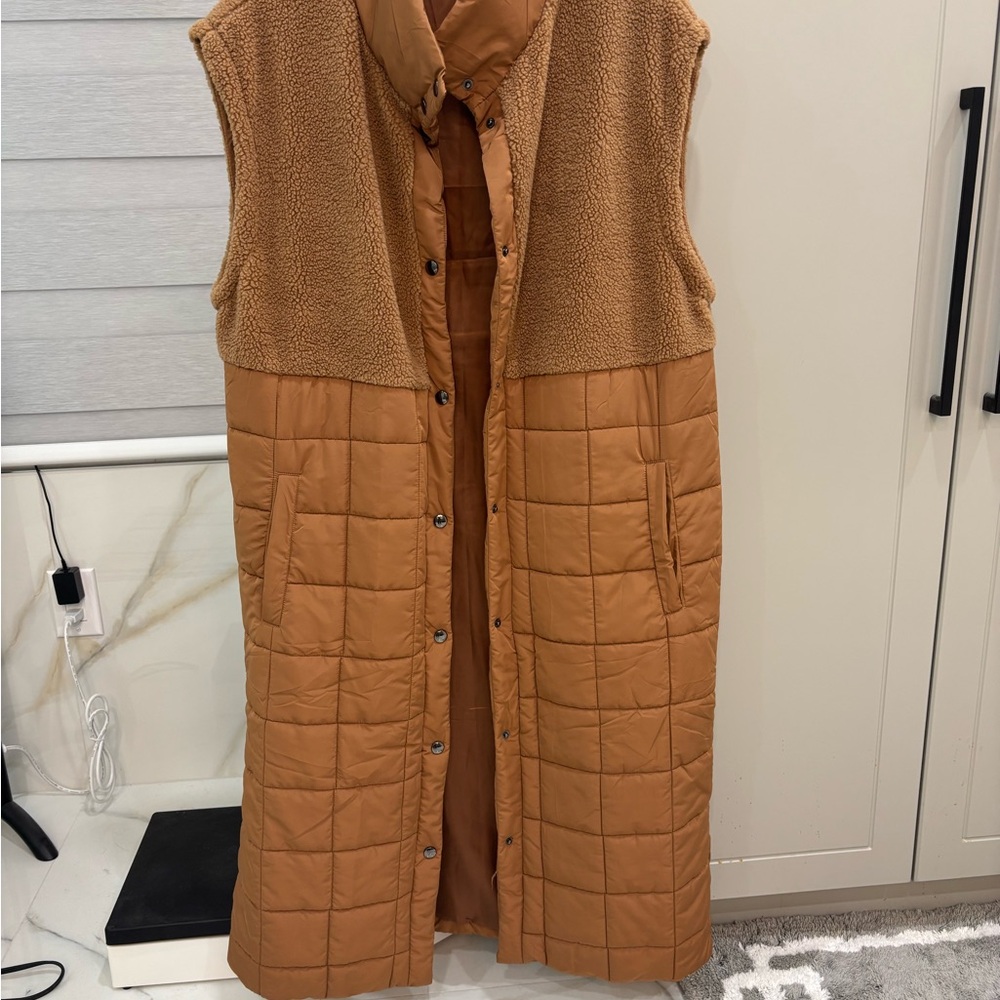 Women's Tan Quilted Vest